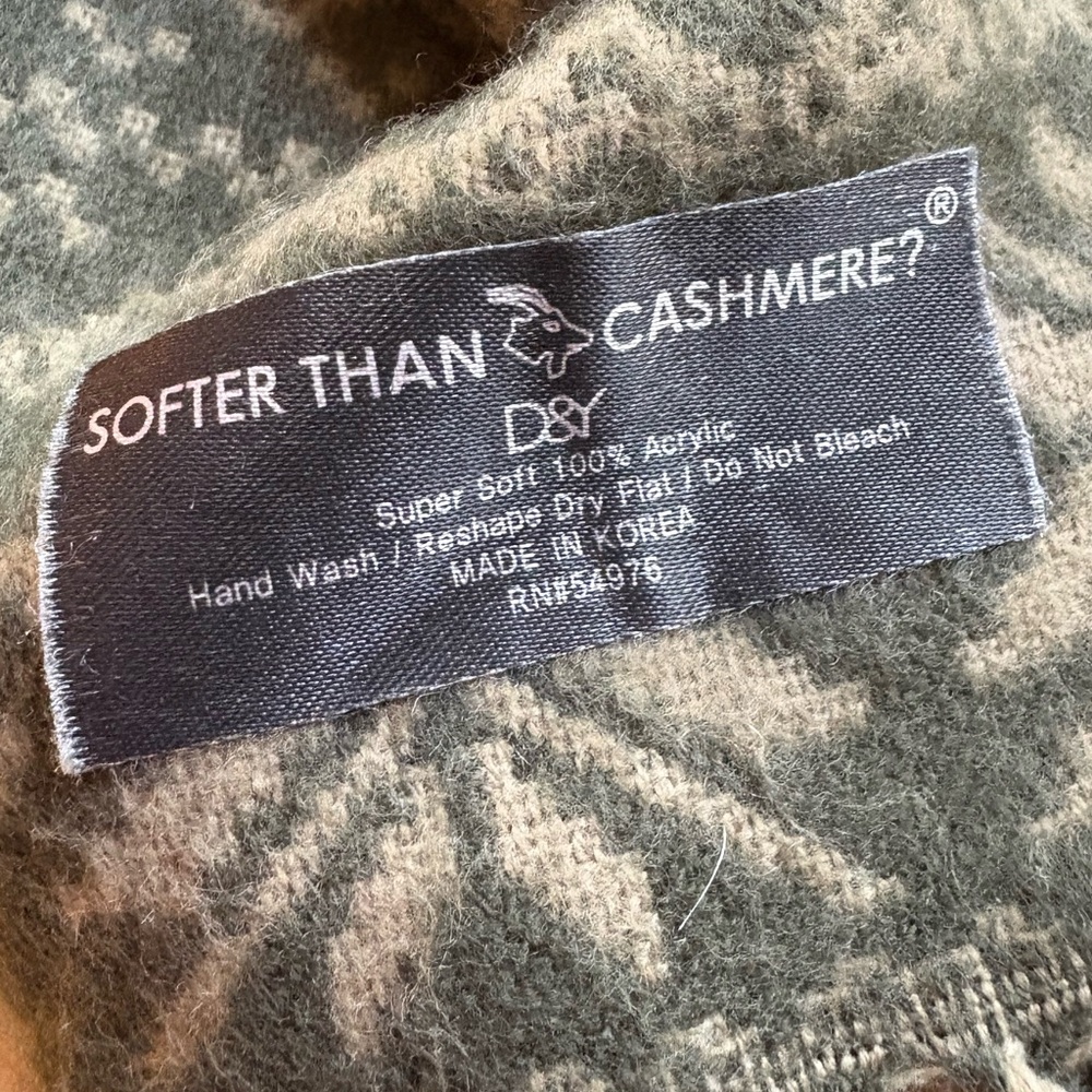 Softer Than Cashmere 64”x12” Nordic snowflake Patterned Fringe Scarf Green Taupe - Picture 4 of 8